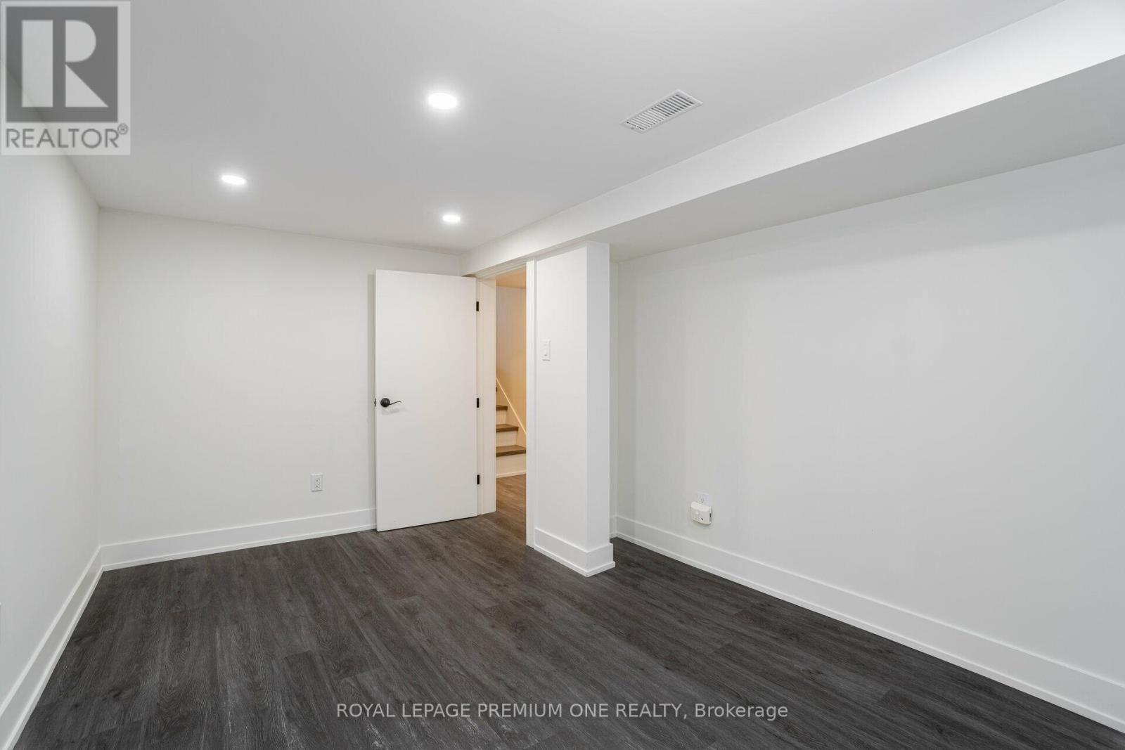 49 Gulfstream Road E Property Photo 22