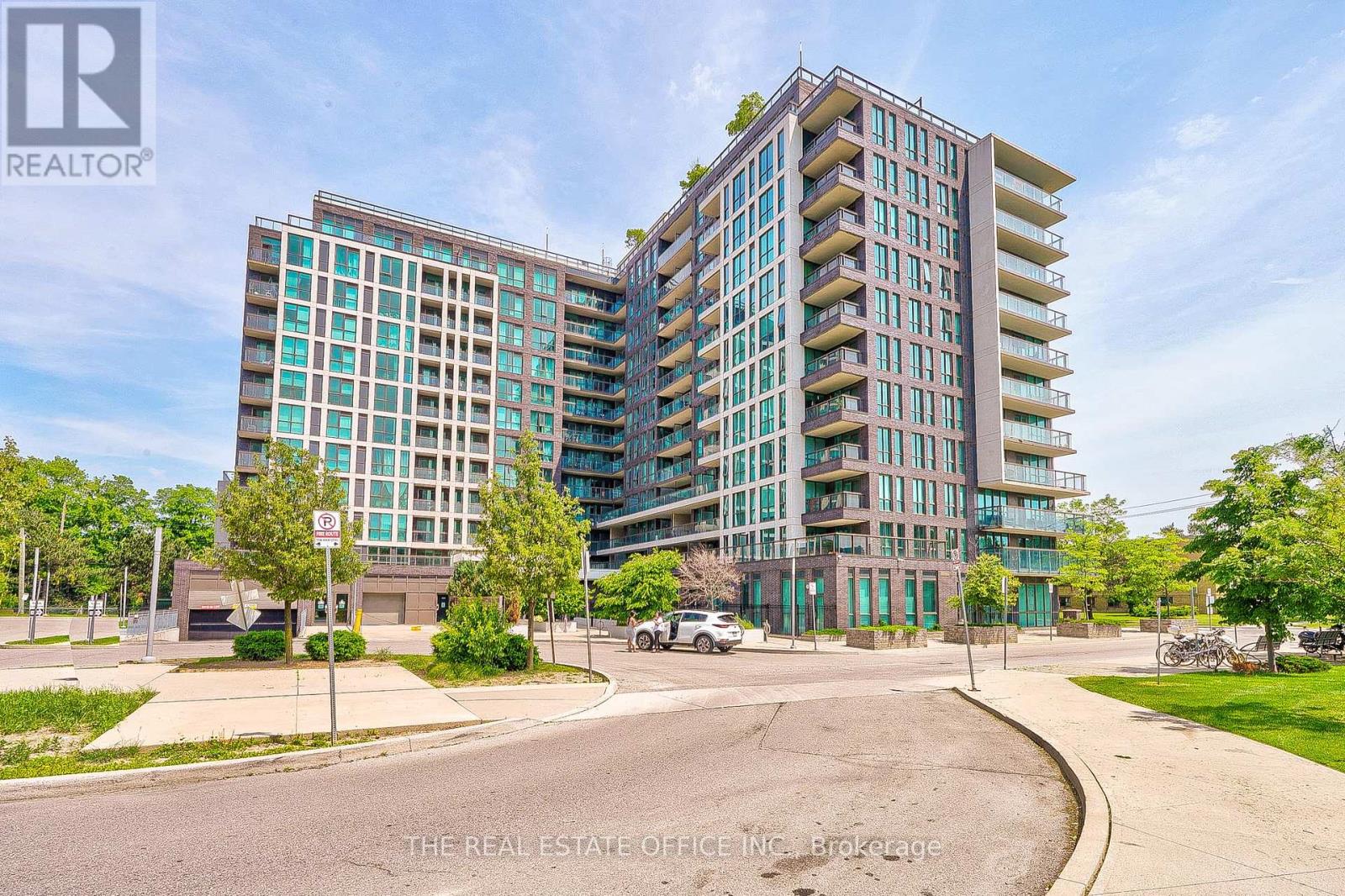 715 - 80 ESTHER LORRIE DRIVE Property Photo 1
