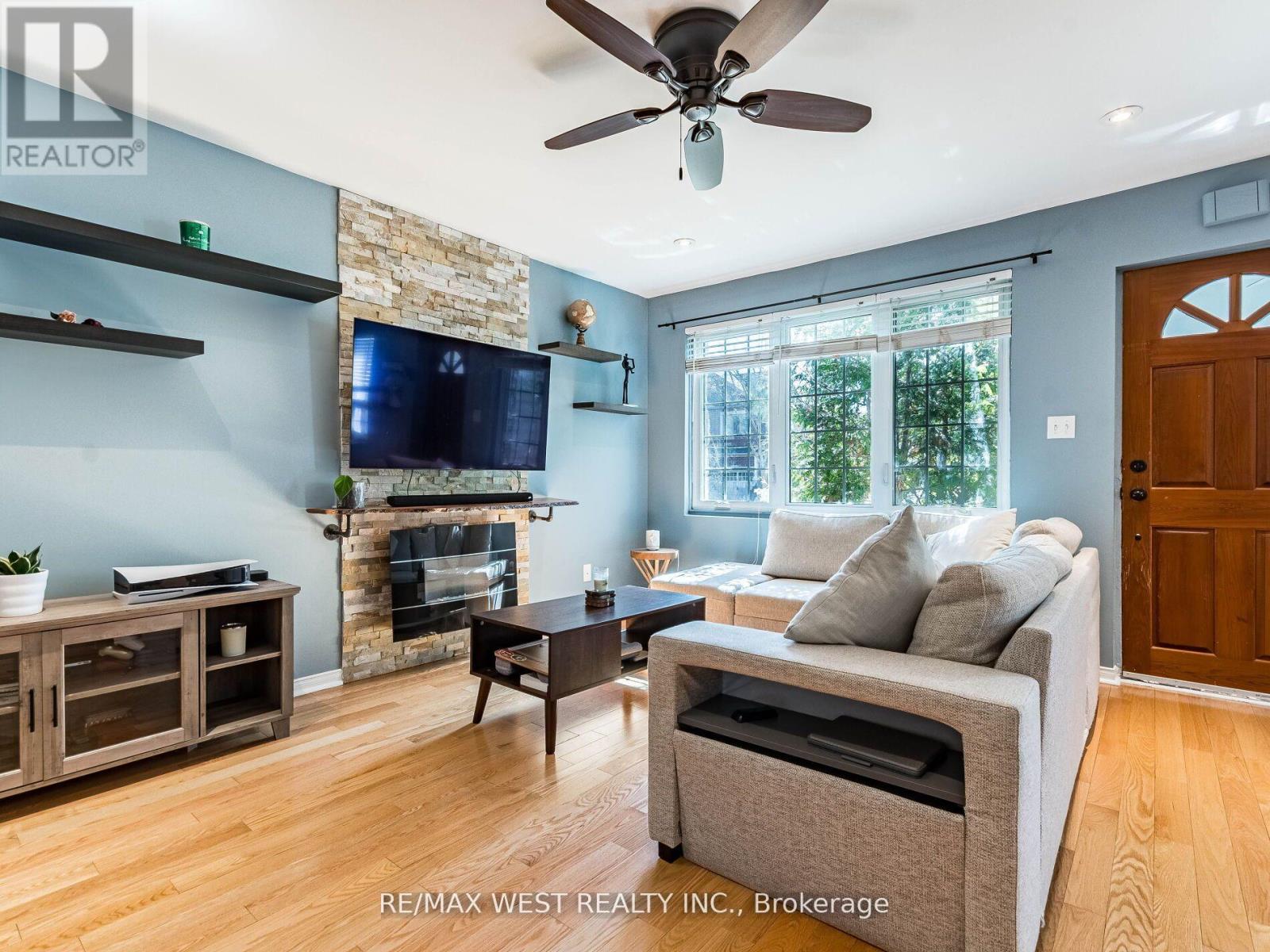76 Laburnham Avenue Property Photo 1