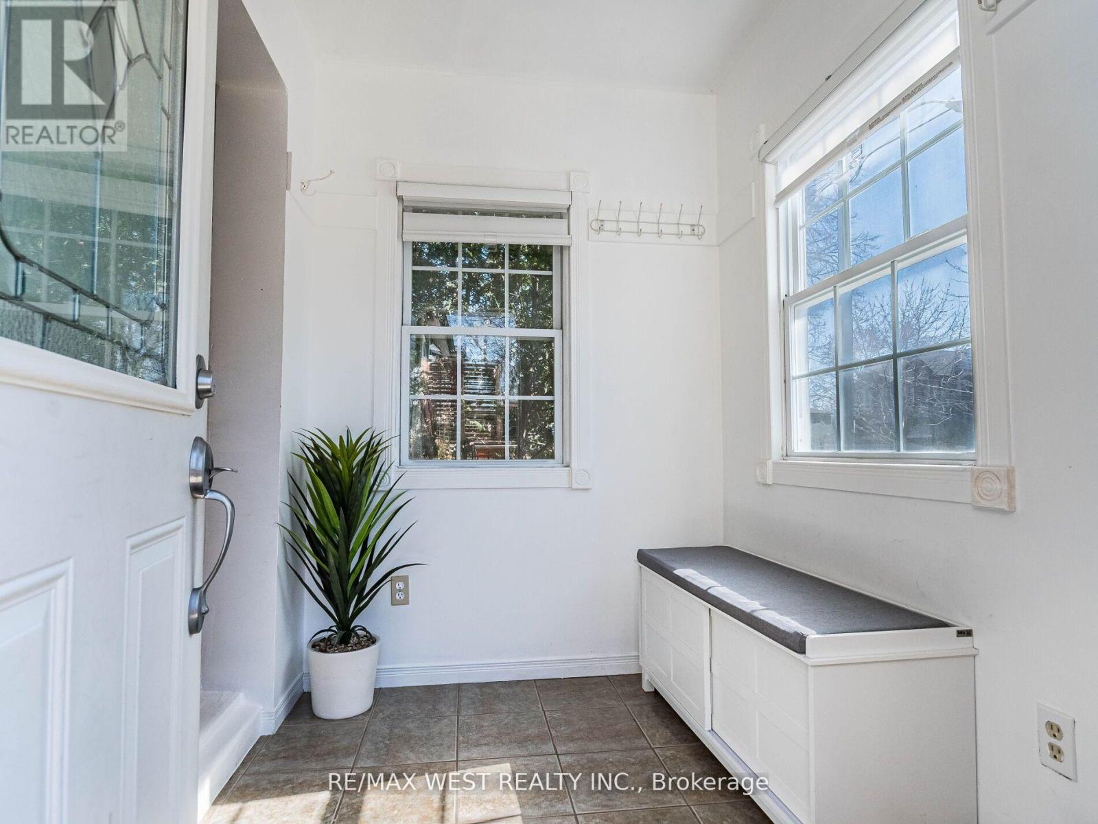 76 Laburnham Avenue Property Photo 7