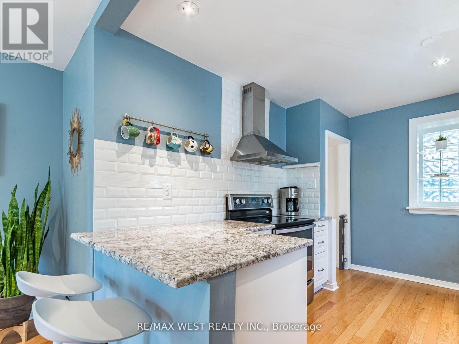 76 Laburnham Avenue Property Photo 19