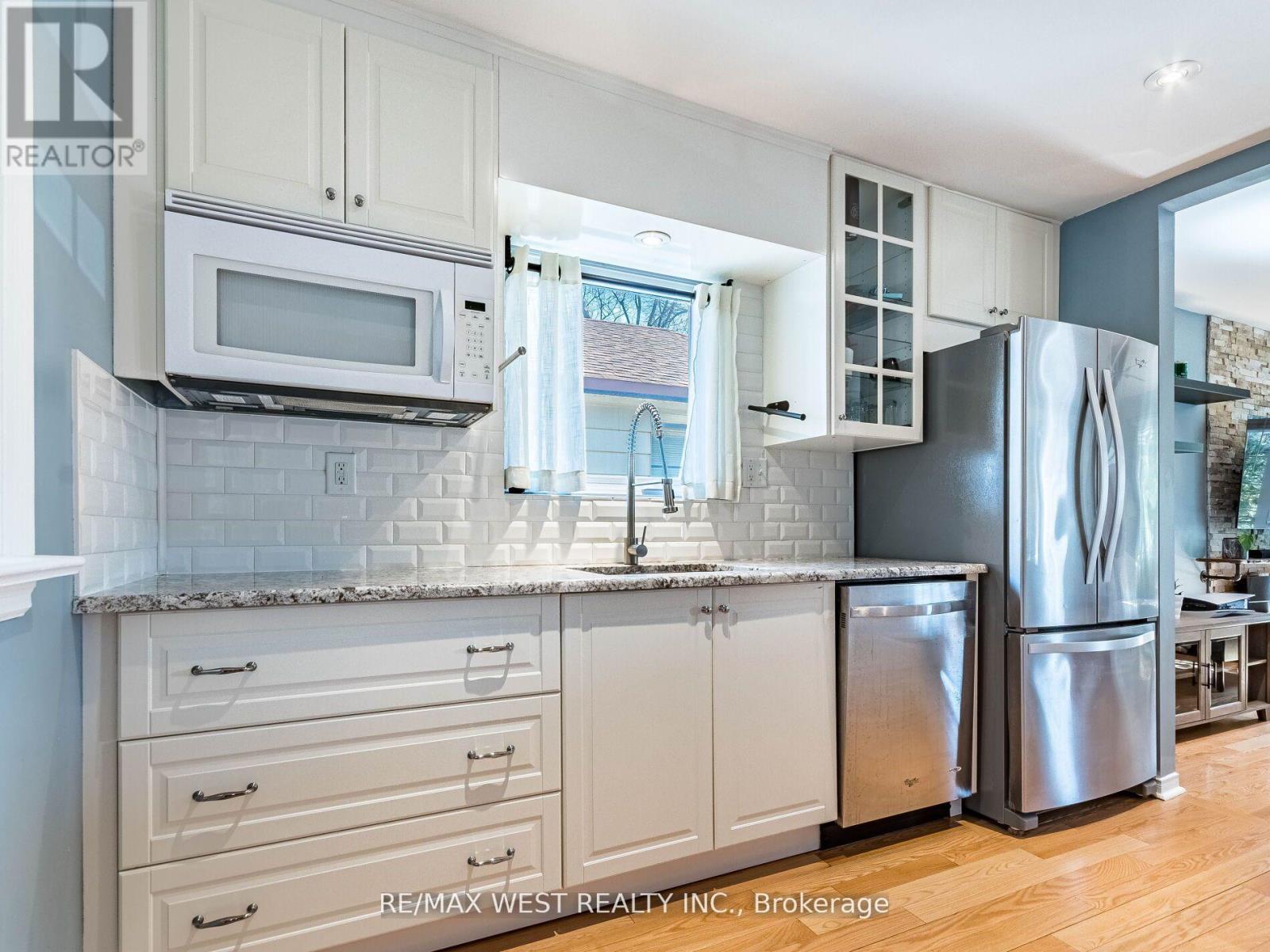 76 Laburnham Avenue Property Photo 21