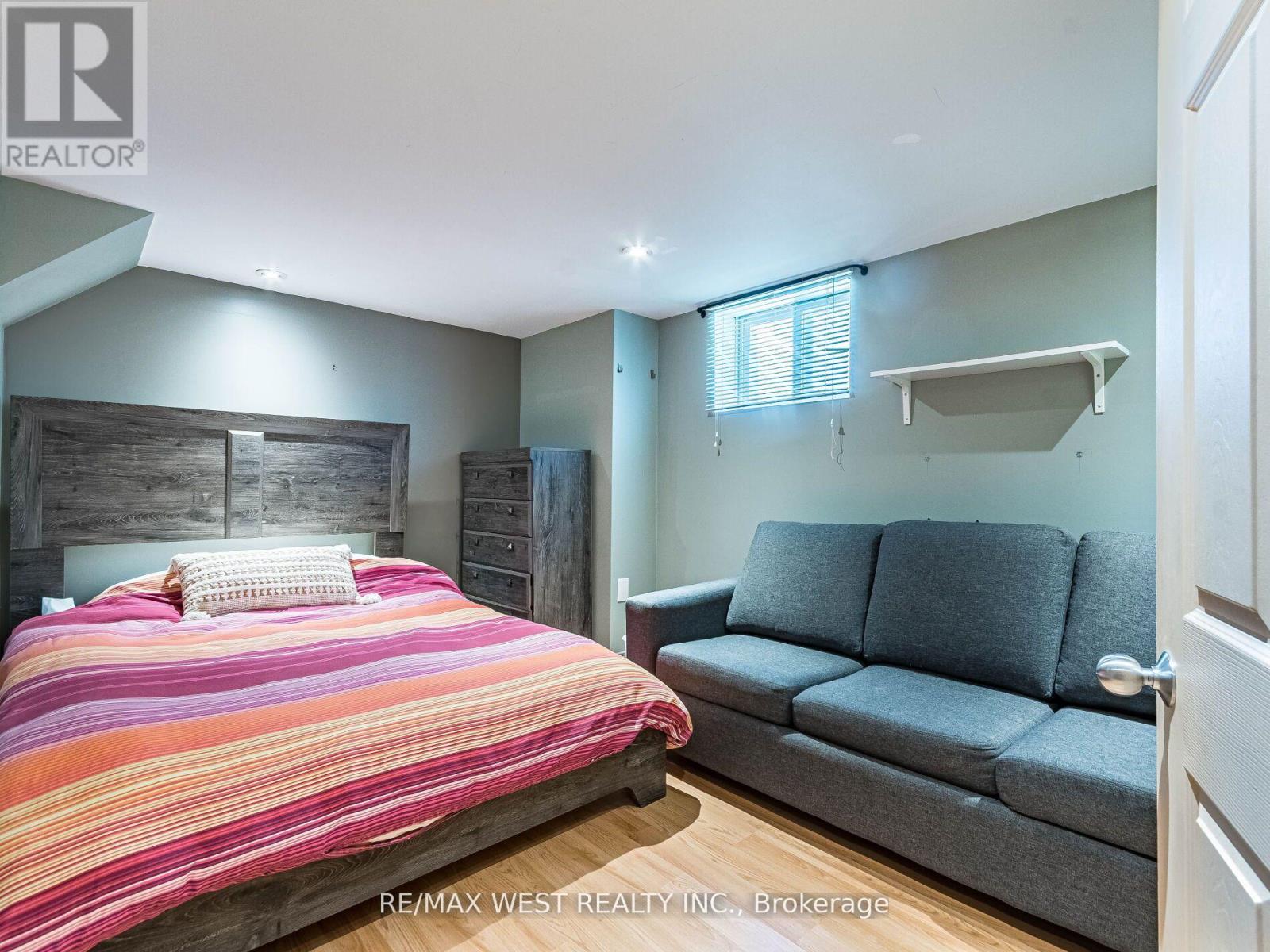 76 Laburnham Avenue Property Photo 27