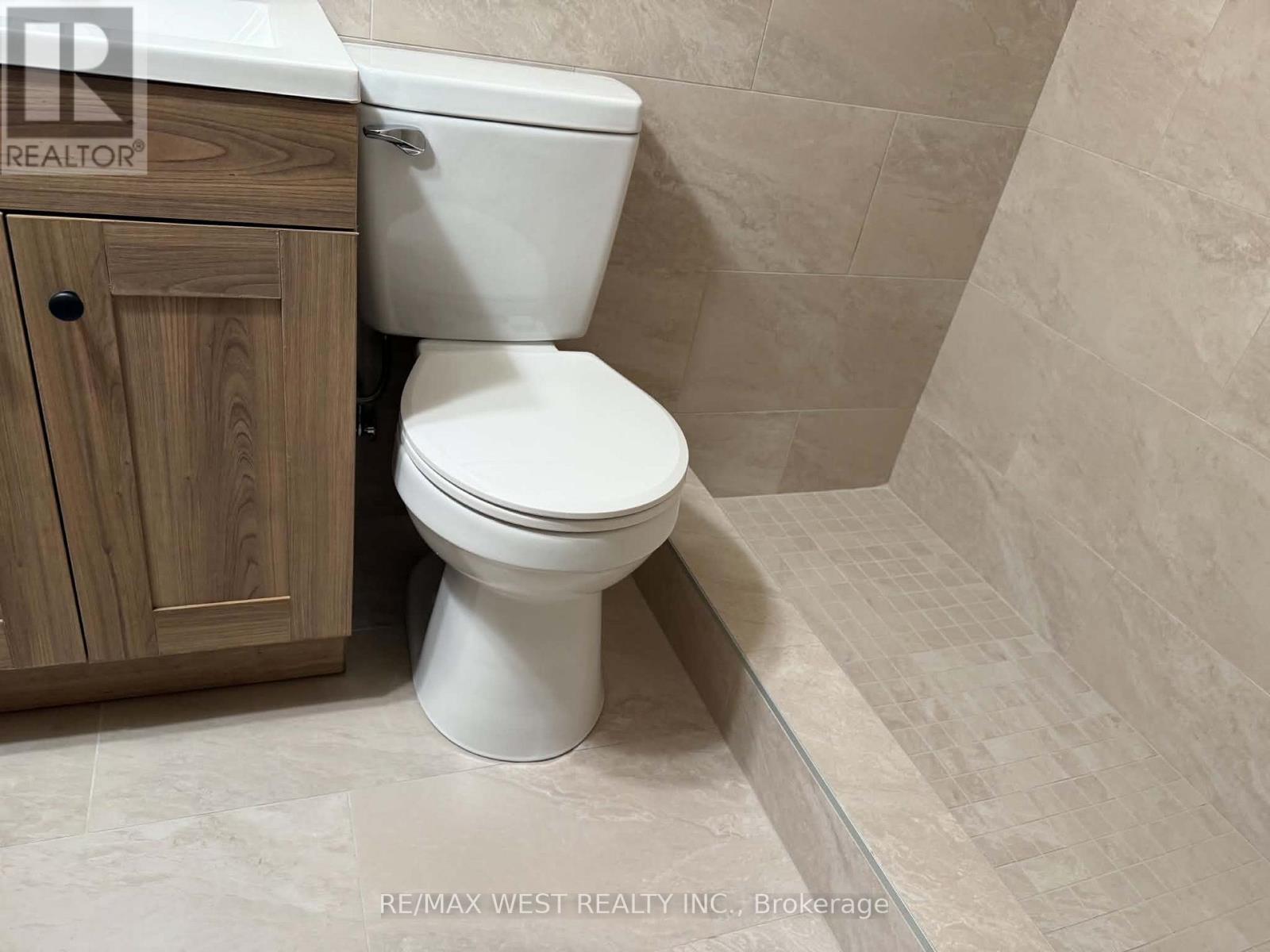 76 Laburnham Avenue Property Photo 30