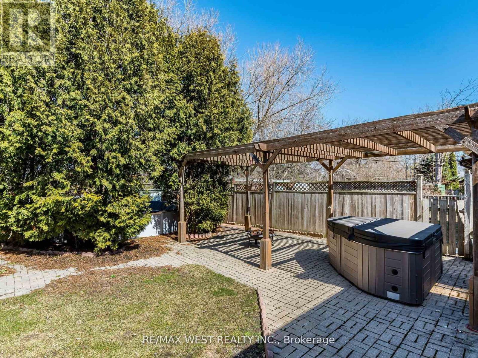76 Laburnham Avenue Property Photo 31