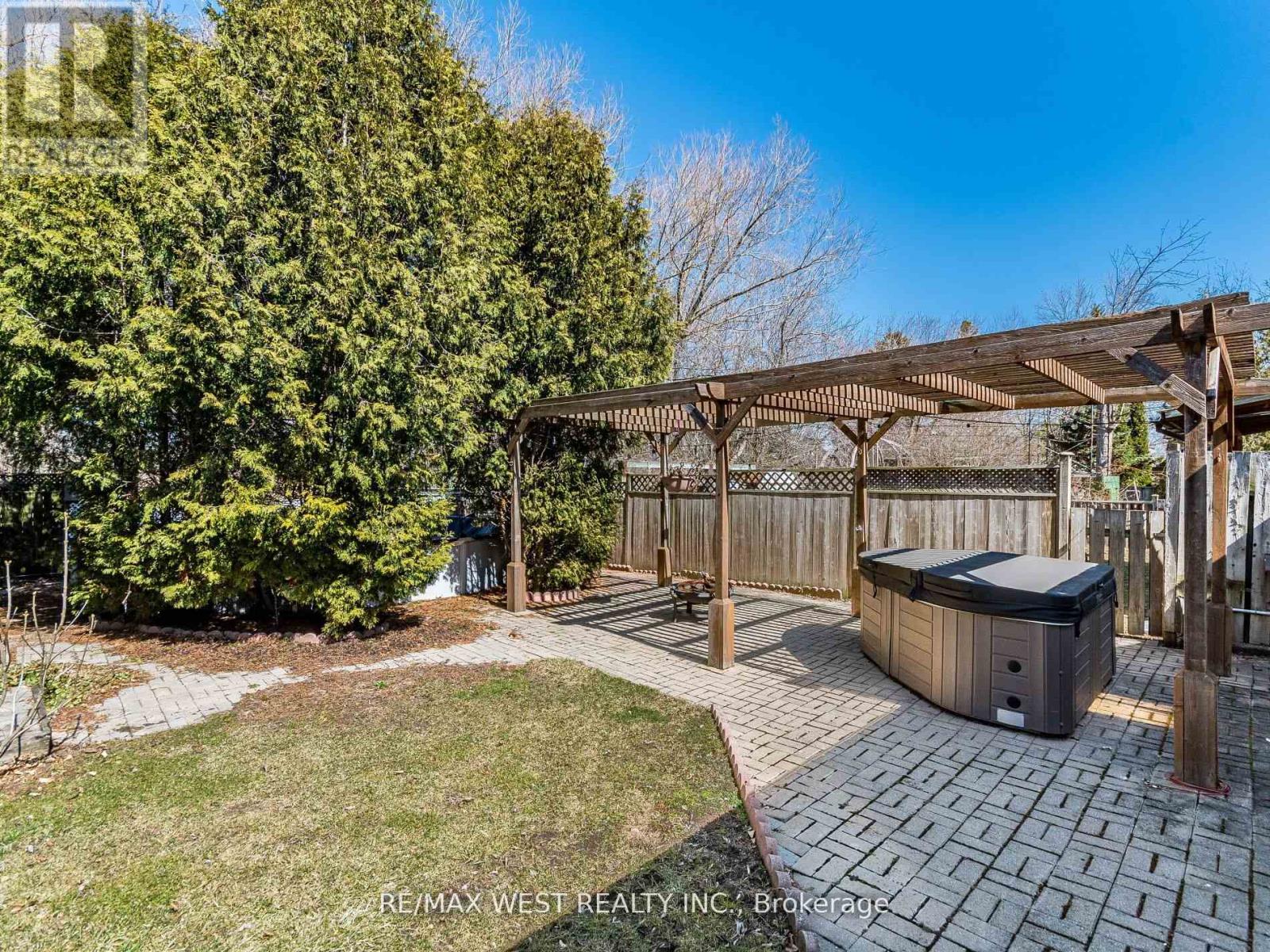 76 Laburnham Avenue Property Photo 32