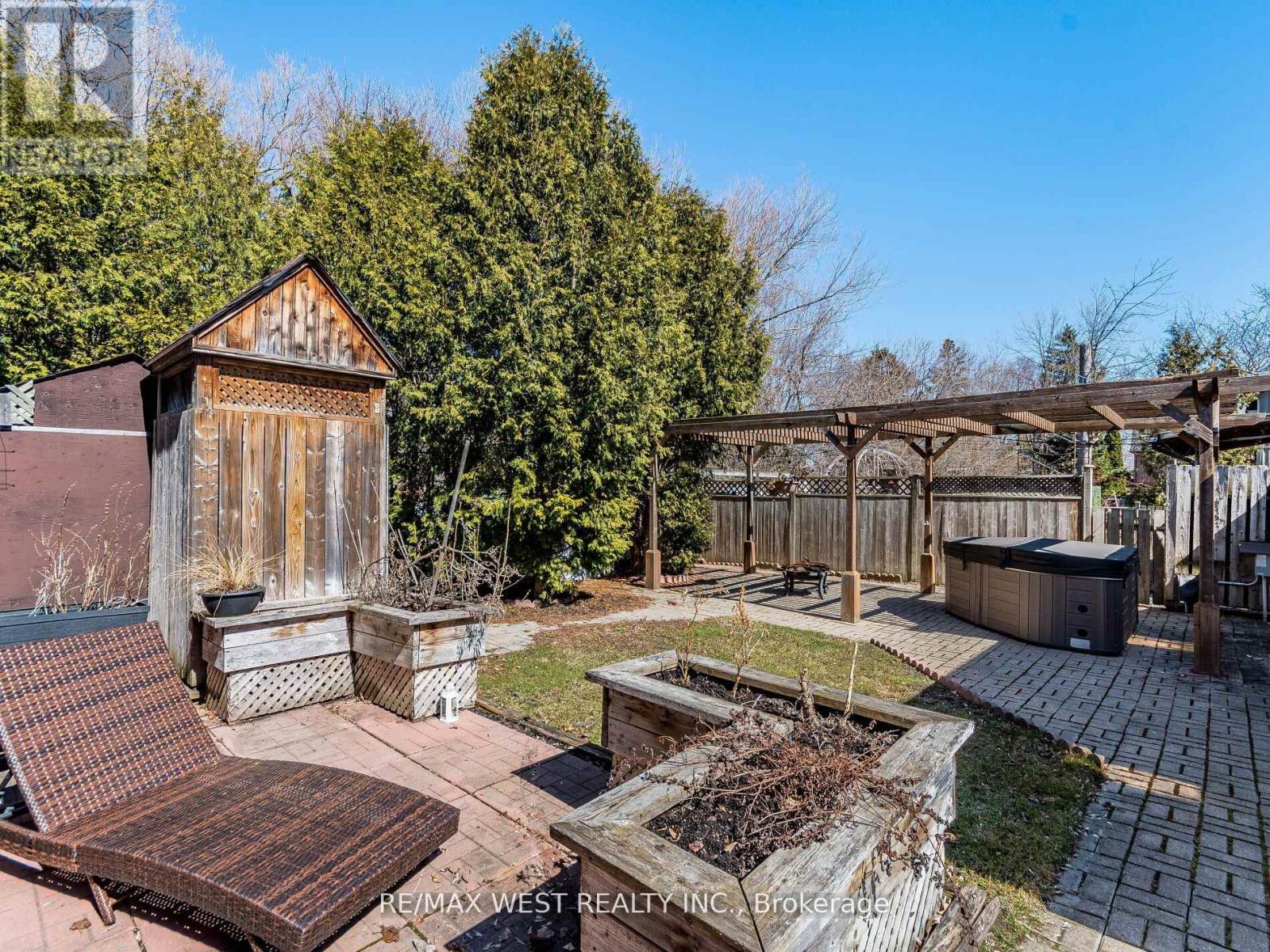 76 Laburnham Avenue Property Photo 33