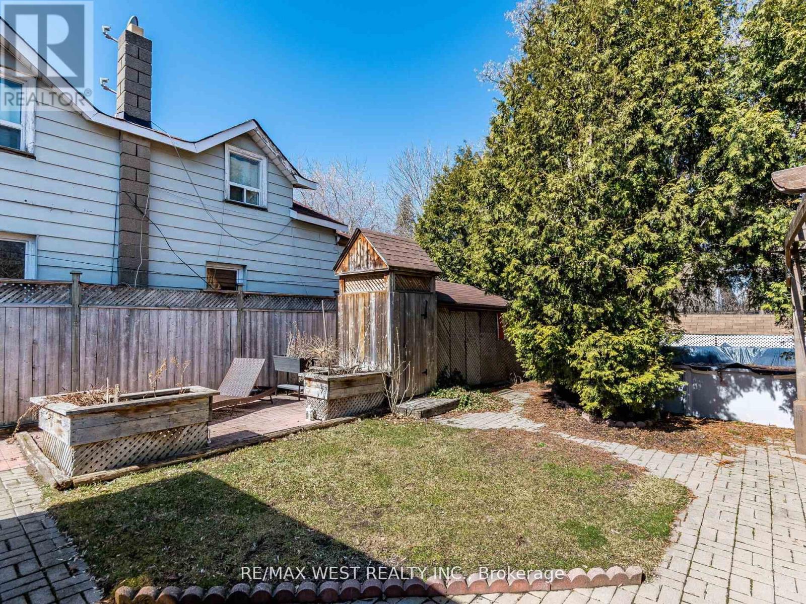 76 Laburnham Avenue Property Photo 34