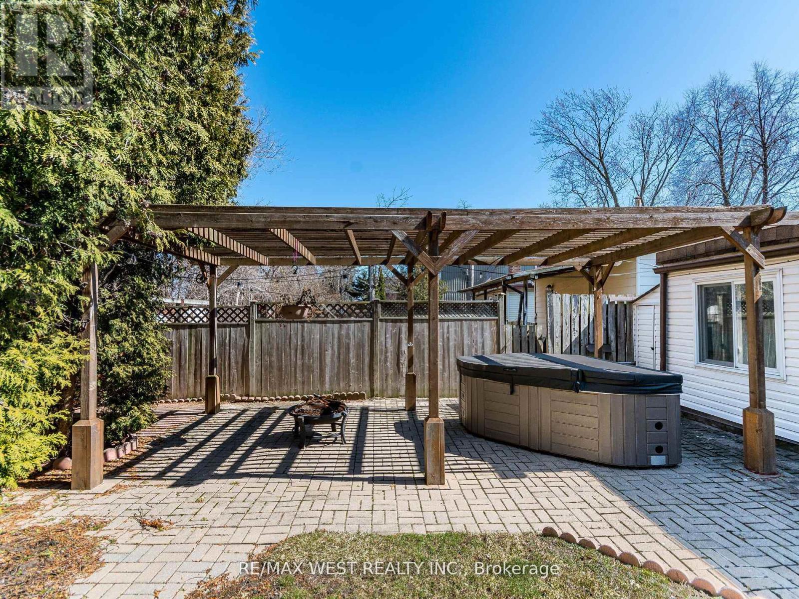 76 Laburnham Avenue Property Photo 36