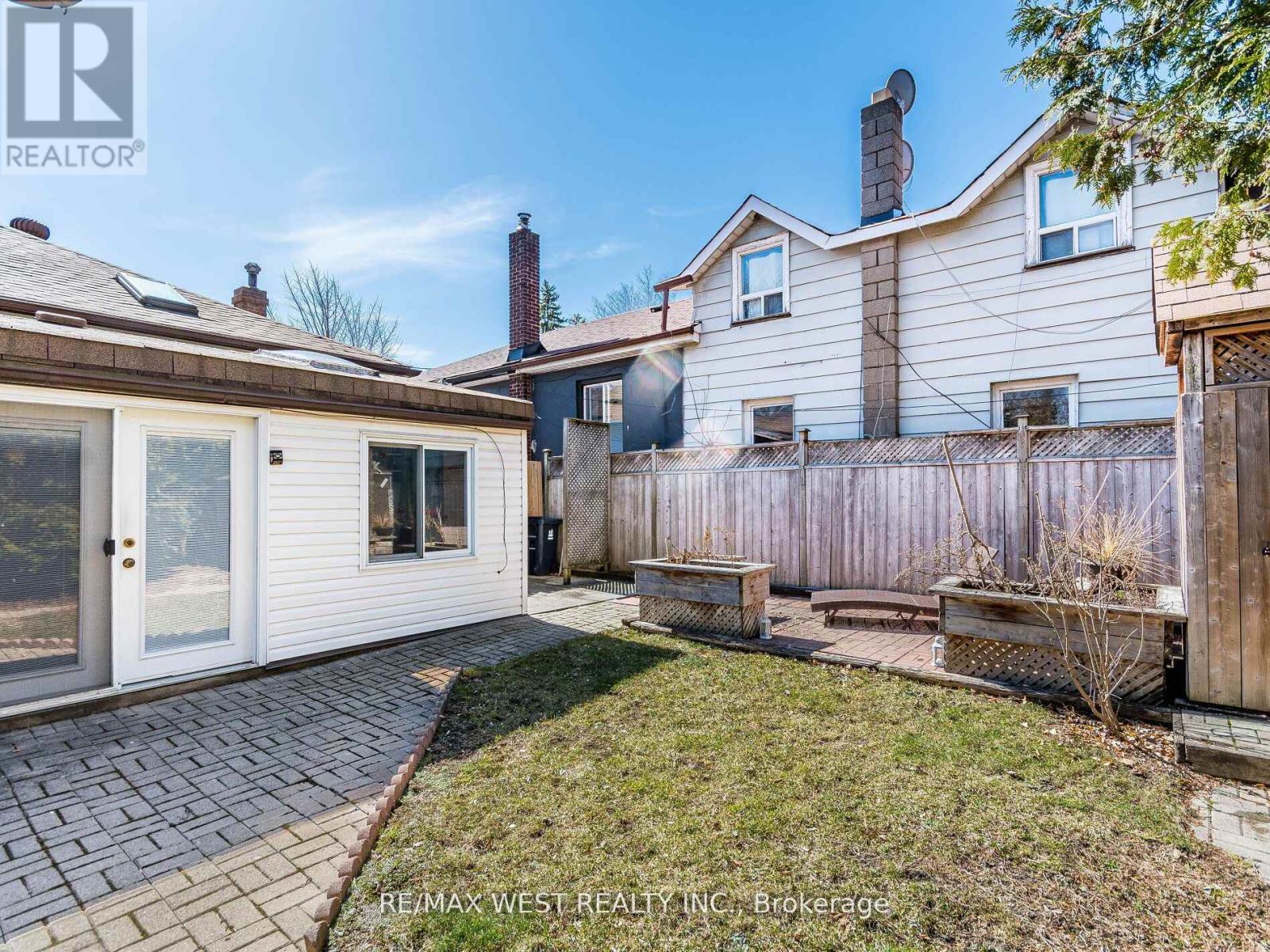 76 Laburnham Avenue Property Photo 39