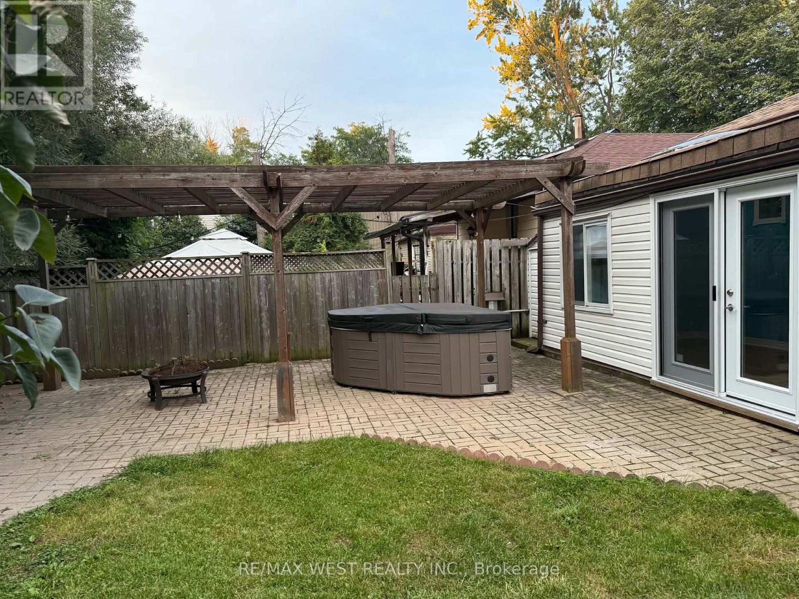 76 Laburnham Avenue Property Photo 41