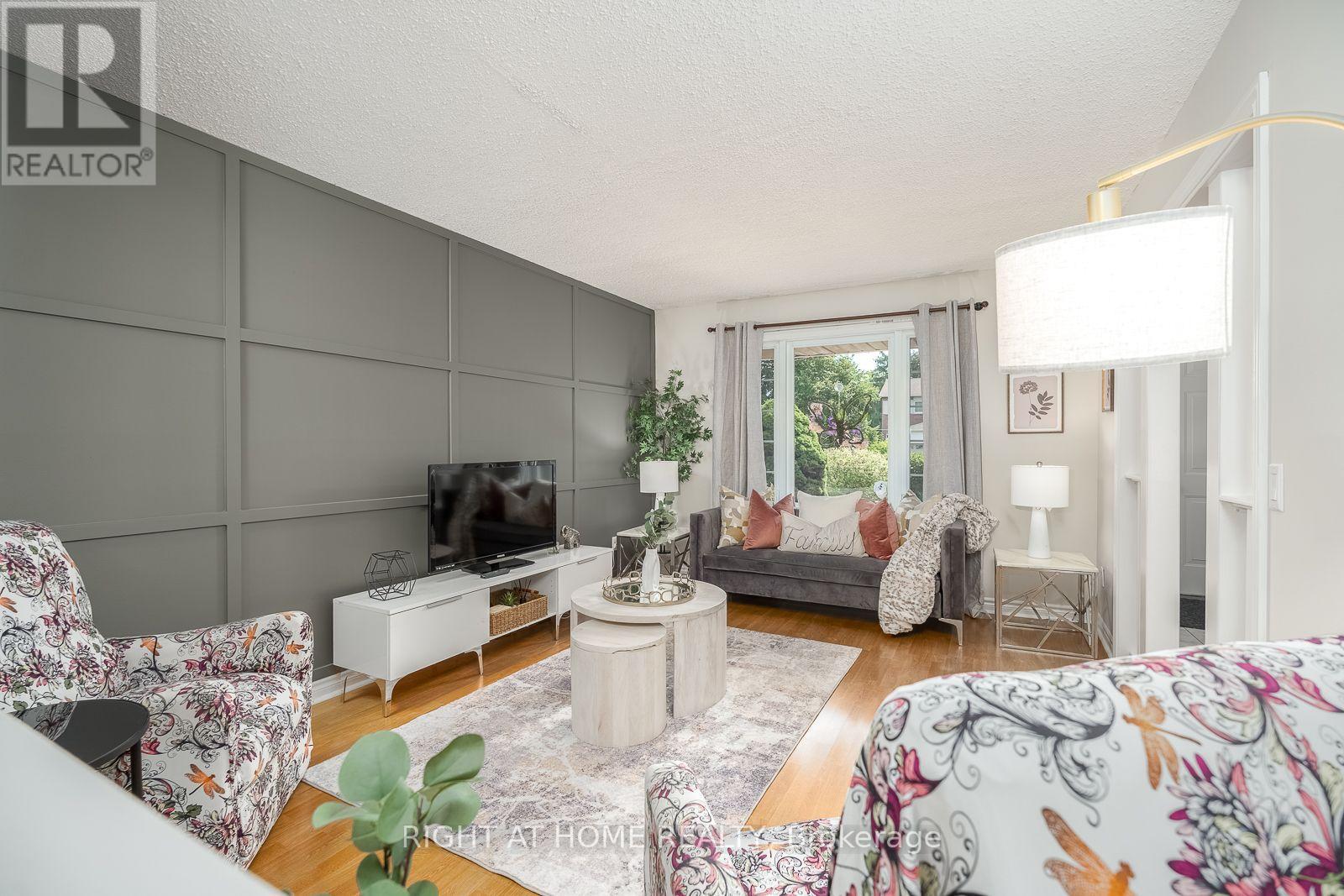 54 Niagara Place Property Photo 5