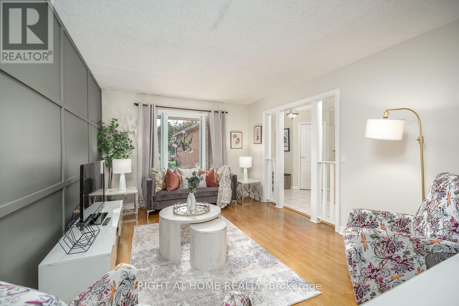 54 Niagara Place Property Photo 6