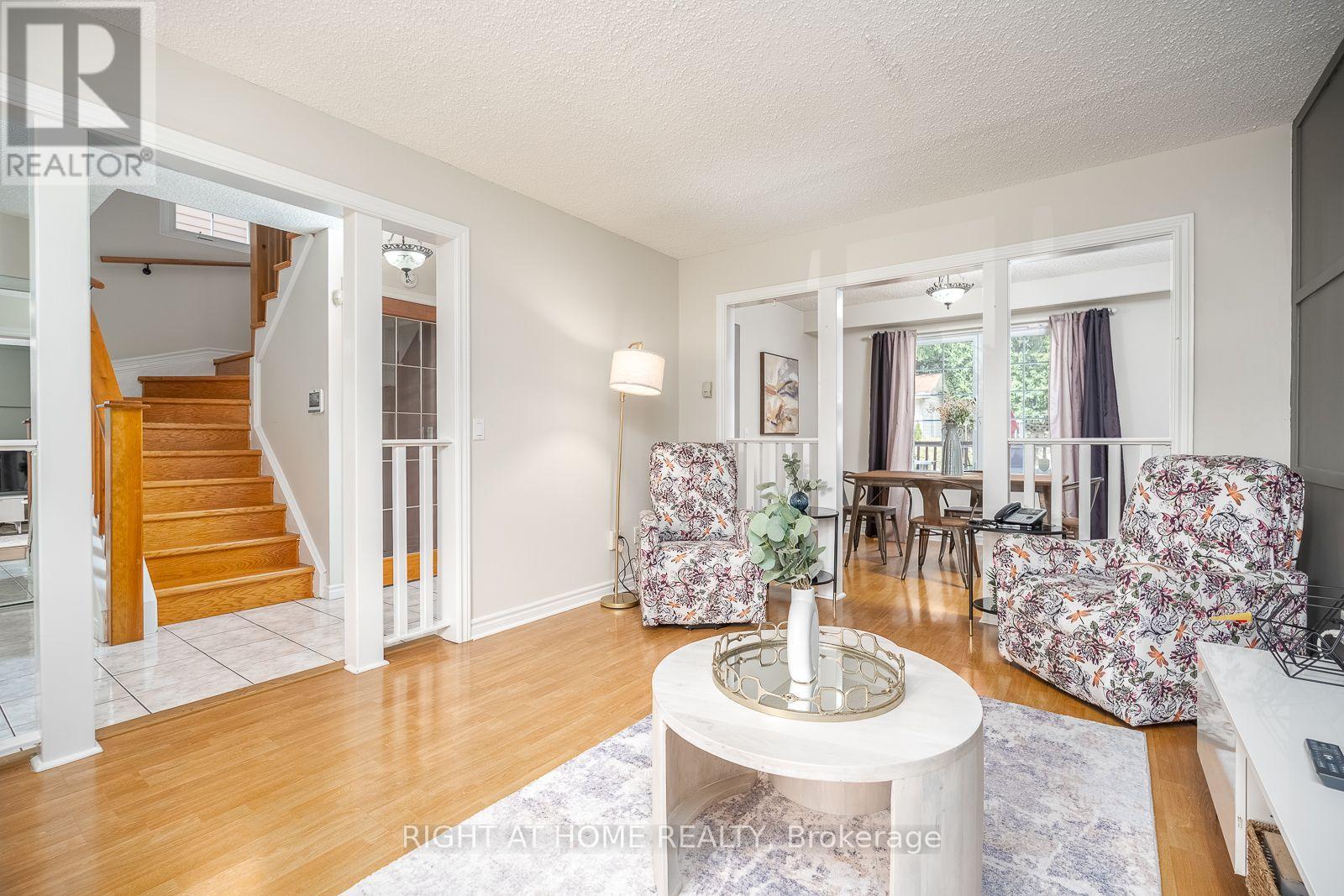 54 Niagara Place Property Photo 9