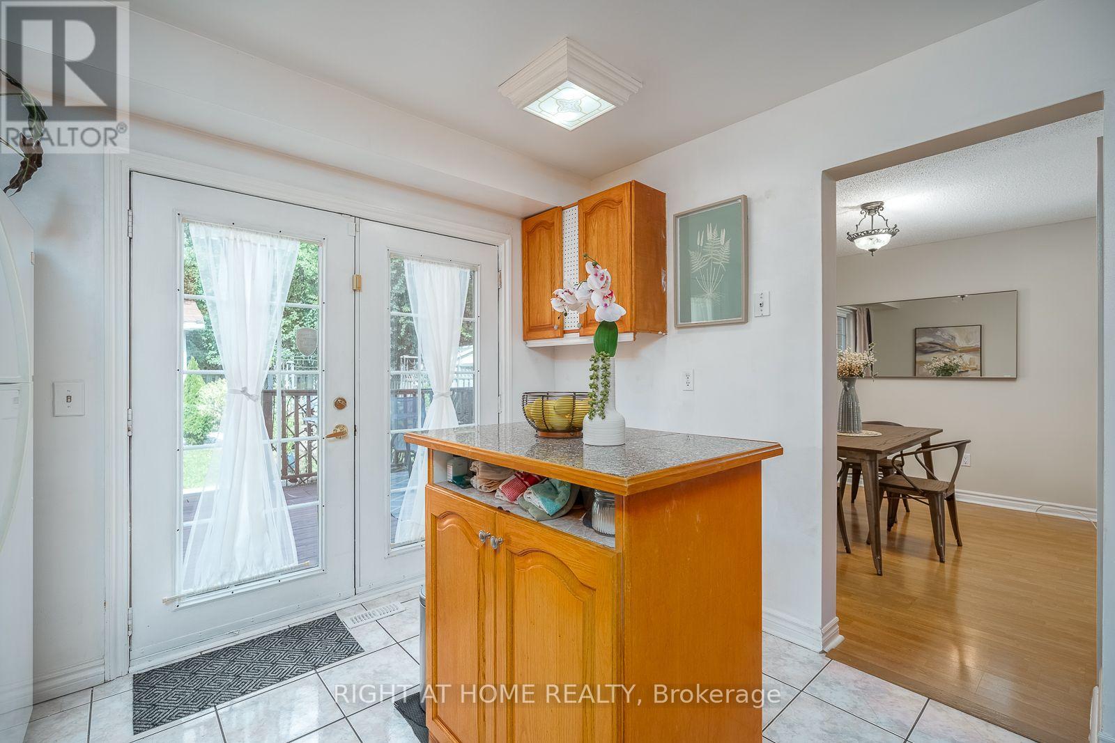 54 Niagara Place Property Photo 16