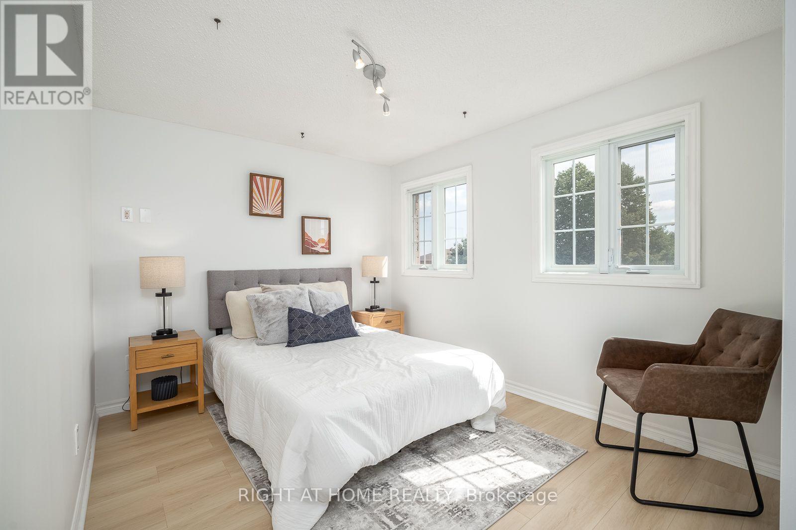 54 Niagara Place Property Photo 23