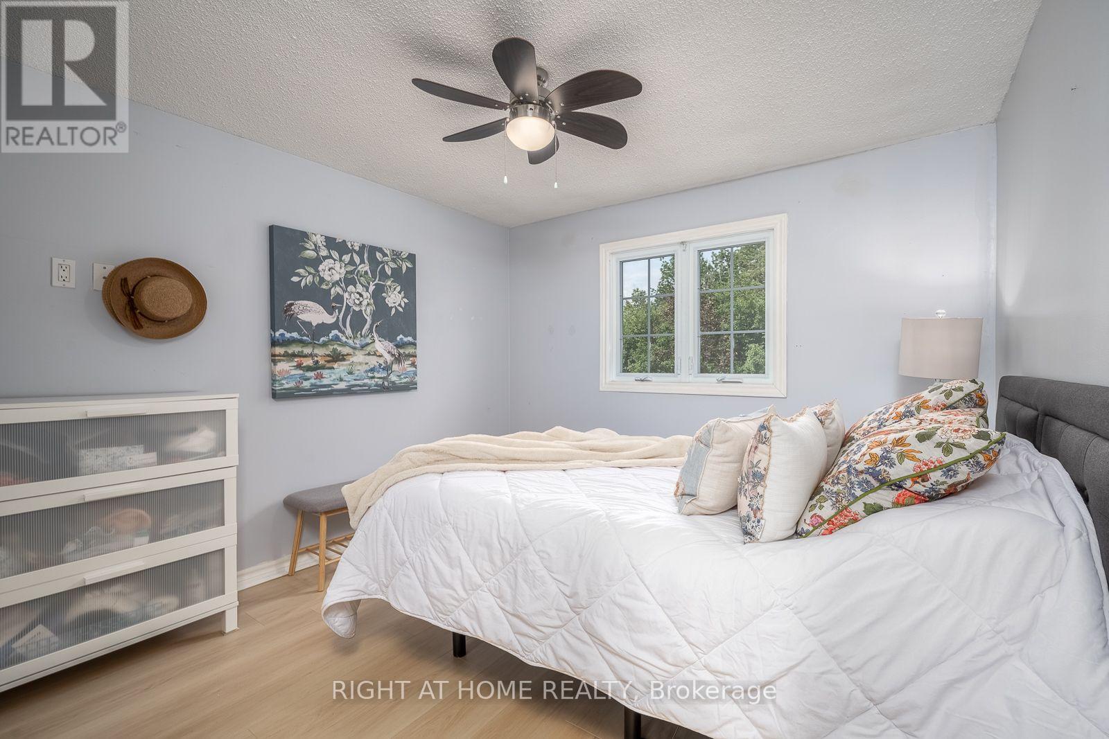 54 Niagara Place Property Photo 25