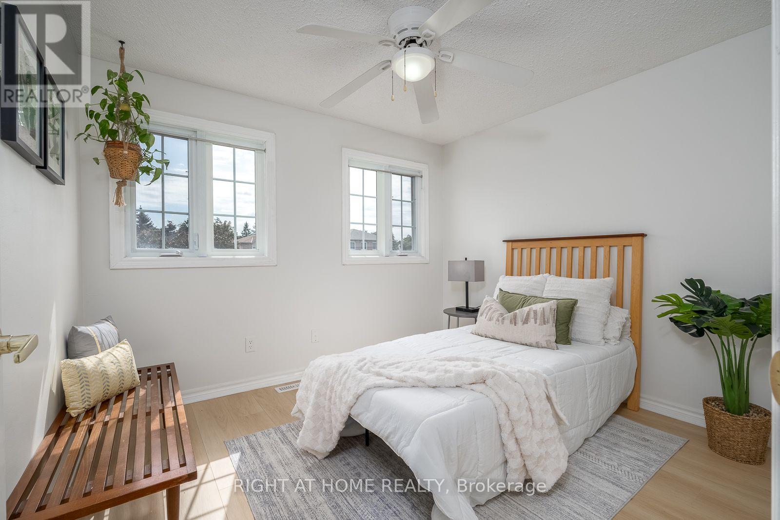 54 Niagara Place Property Photo 27