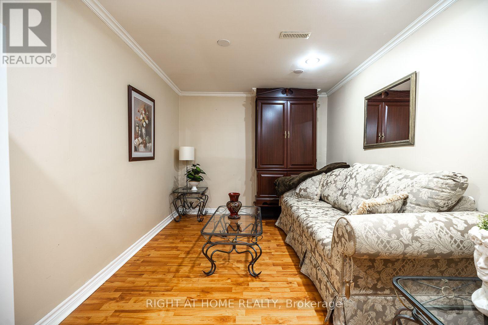 54 Niagara Place Property Photo 31