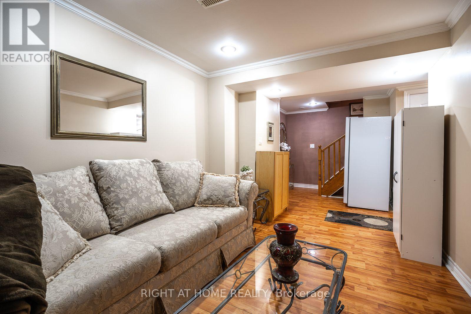 54 Niagara Place Property Photo 32