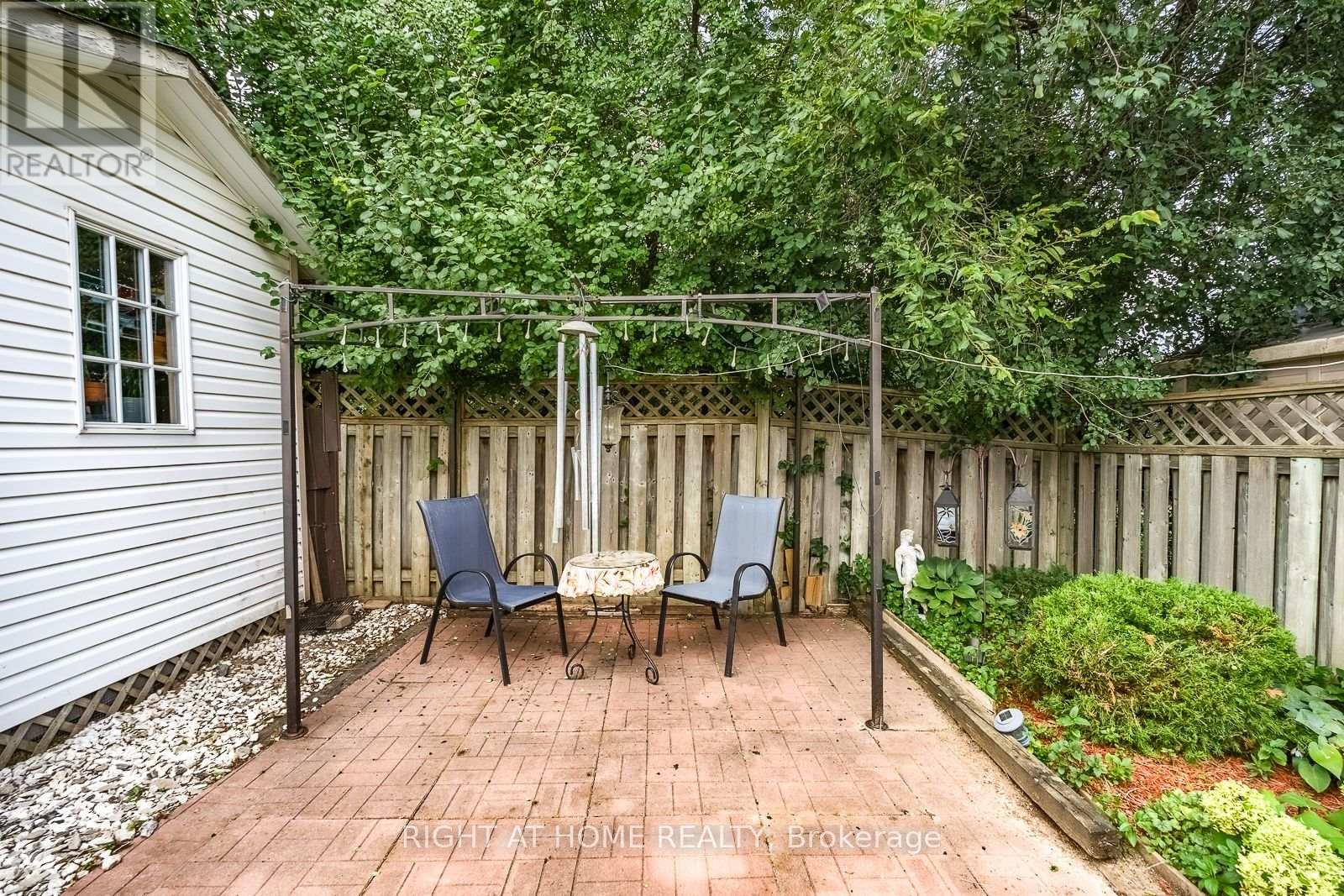 54 Niagara Place Property Photo 43