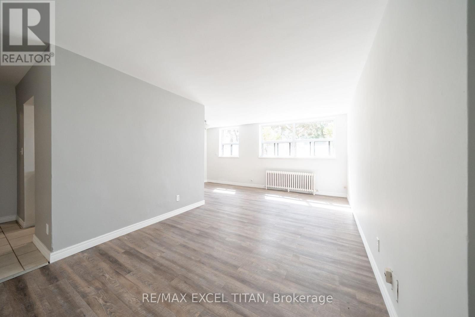 10 - 799 Robinson Street Property Photo 9