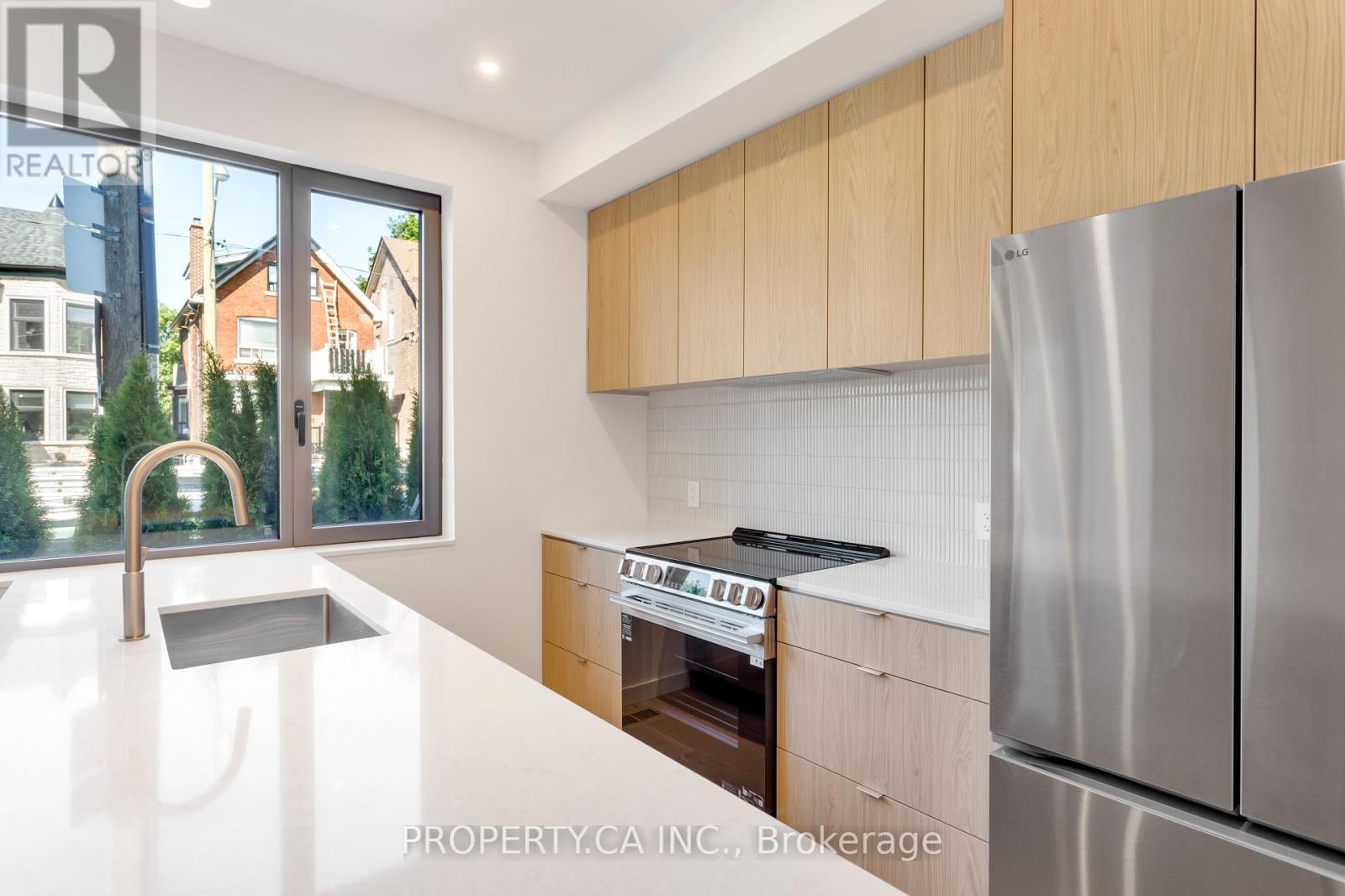 Unit #3 - 301 Keele Street Property Photo 8