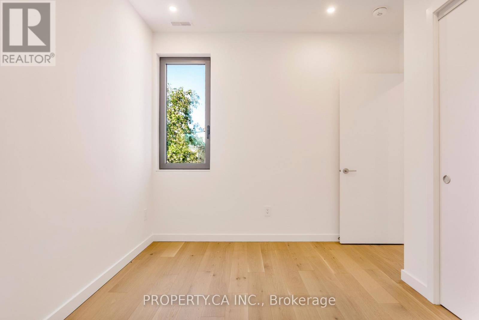 Unit #3 - 301 Keele Street Property Photo 18