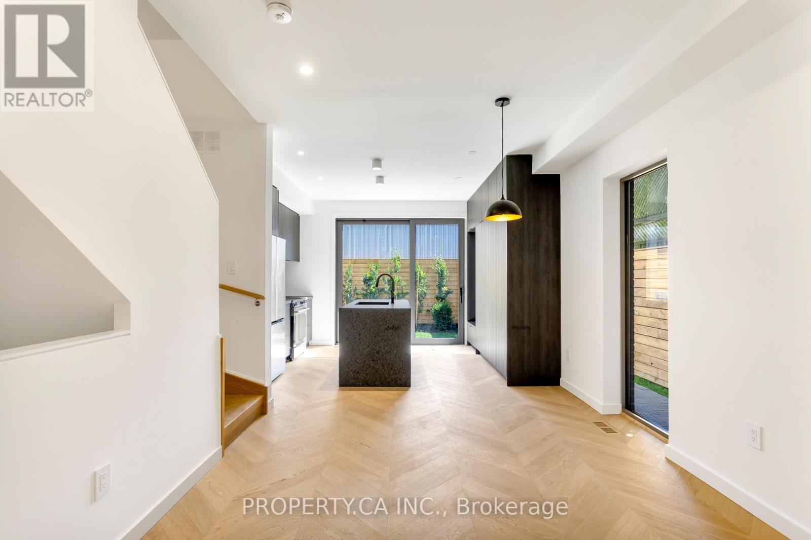 Unit #4 - 301 Keele Street Property Photo 7