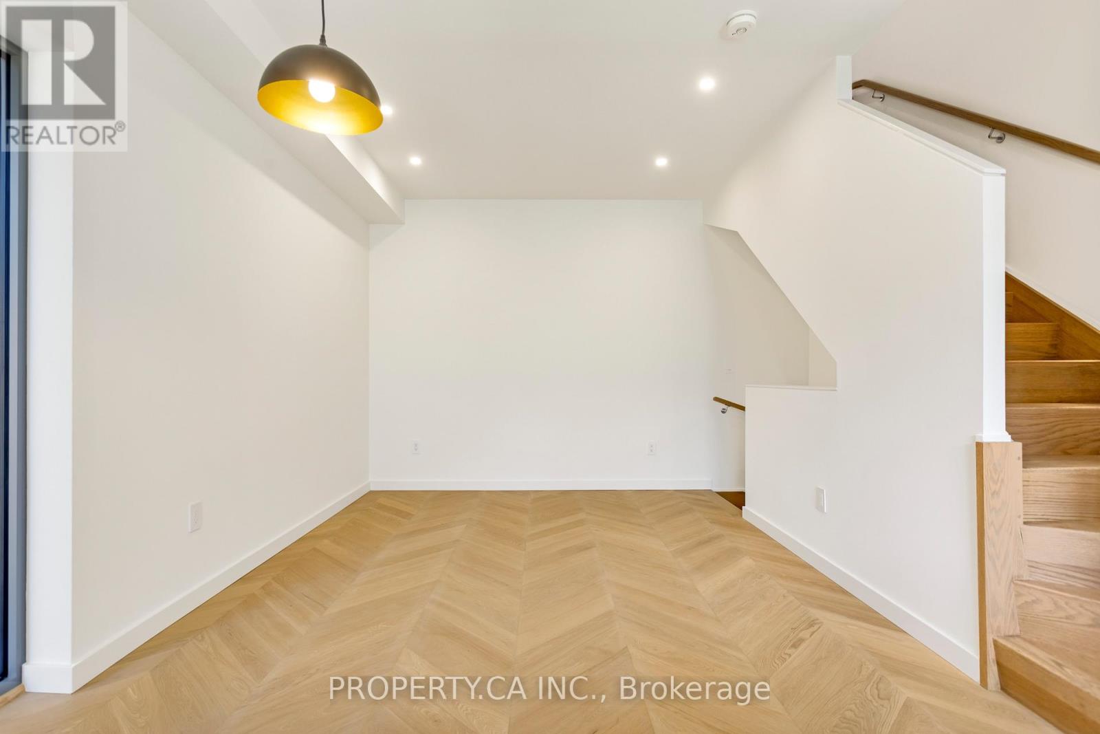 Unit #4 - 301 Keele Street Property Photo 12