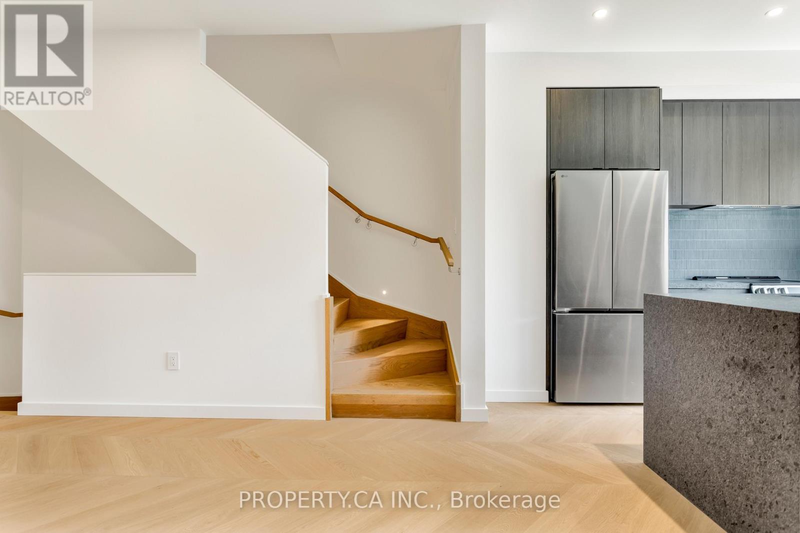 Unit #4 - 301 Keele Street Property Photo 15