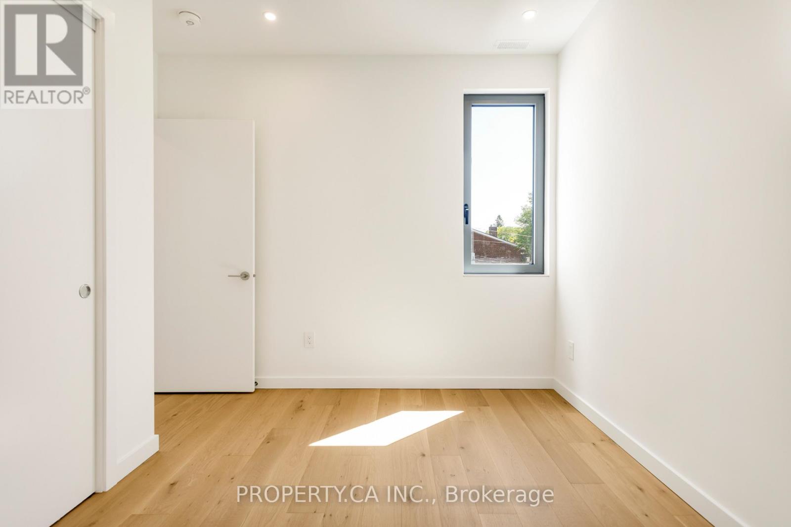 Unit #4 - 301 Keele Street Property Photo 21