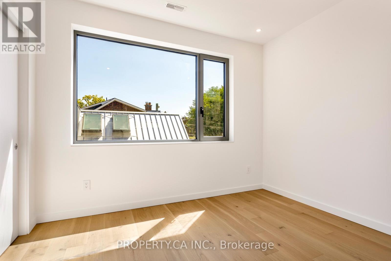 Unit #4 - 301 Keele Street Property Photo 22