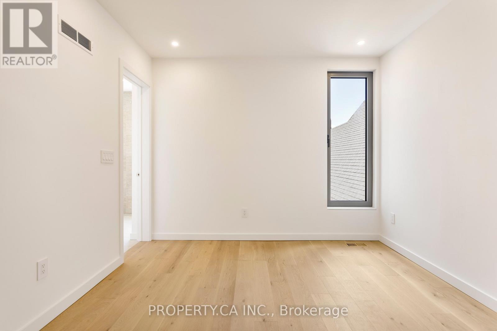 Unit #4 - 301 Keele Street Property Photo 30