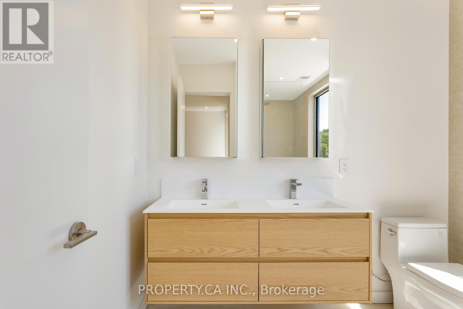 Unit #4 - 301 Keele Street Property Photo 31