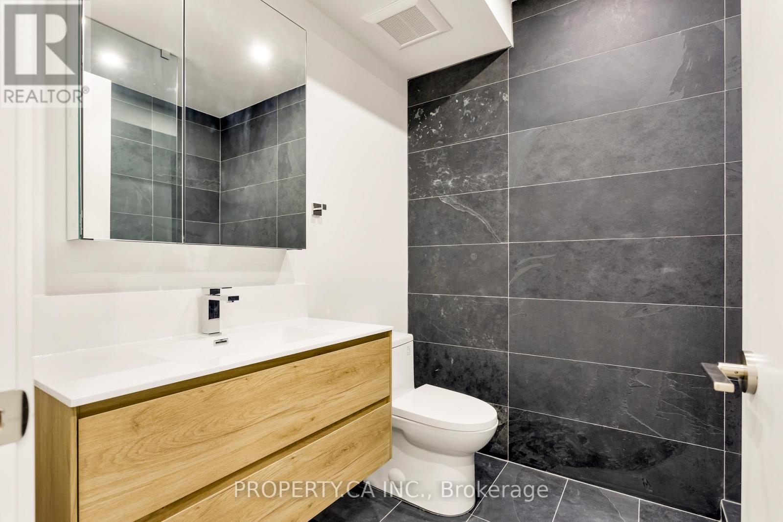 Unit #4 - 301 Keele Street Property Photo 40