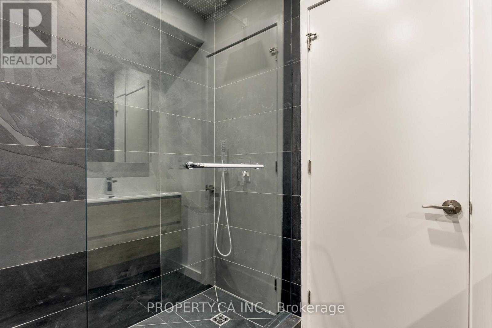 Unit #4 - 301 Keele Street Property Photo 41