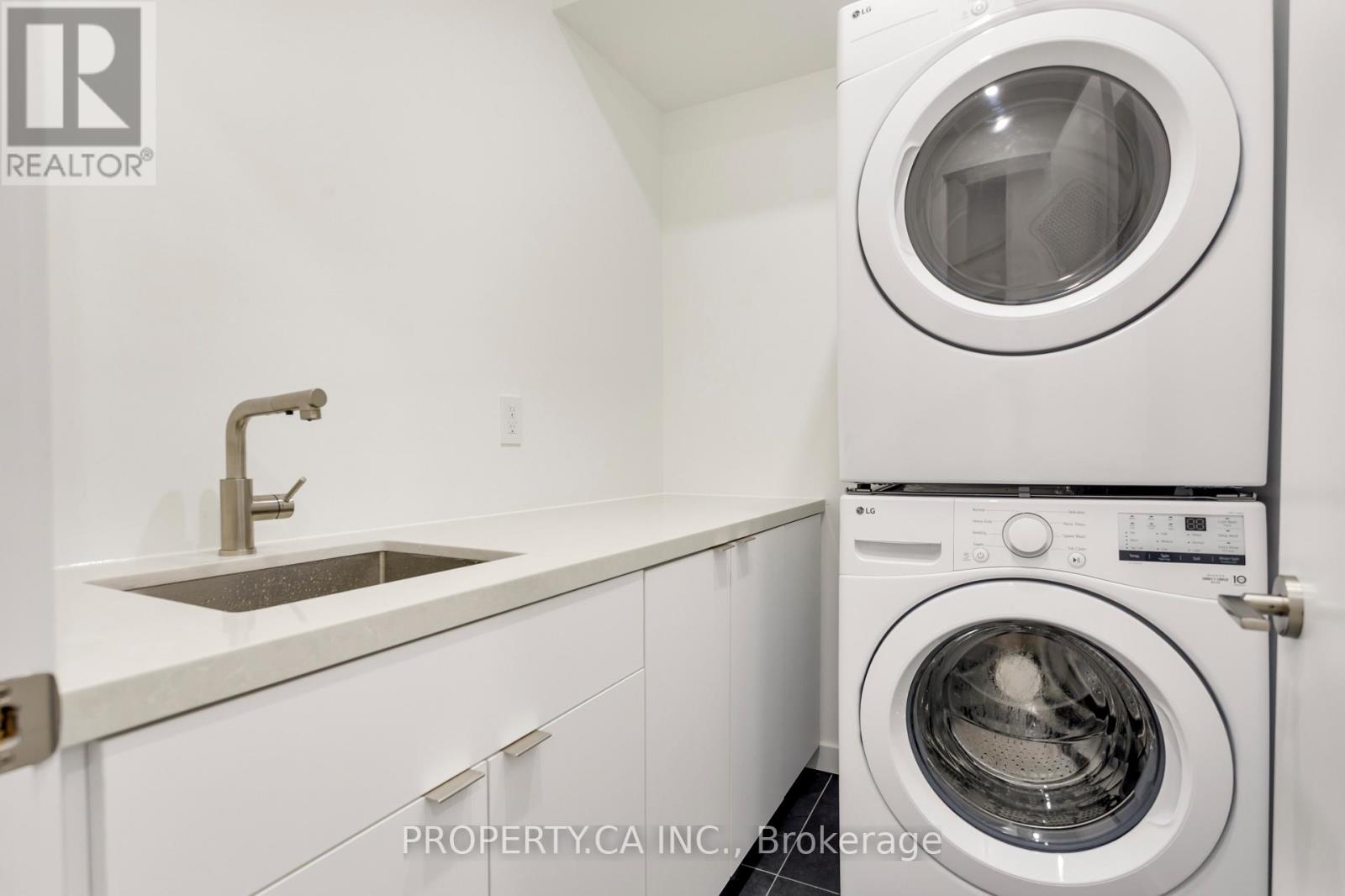 Unit #4 - 301 Keele Street Property Photo 43