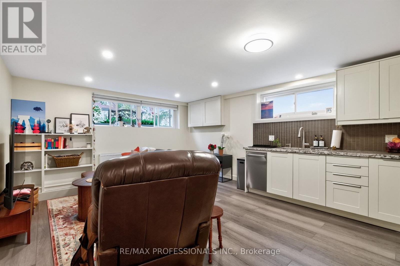 31 Long Branch Avenue Property Photo 31