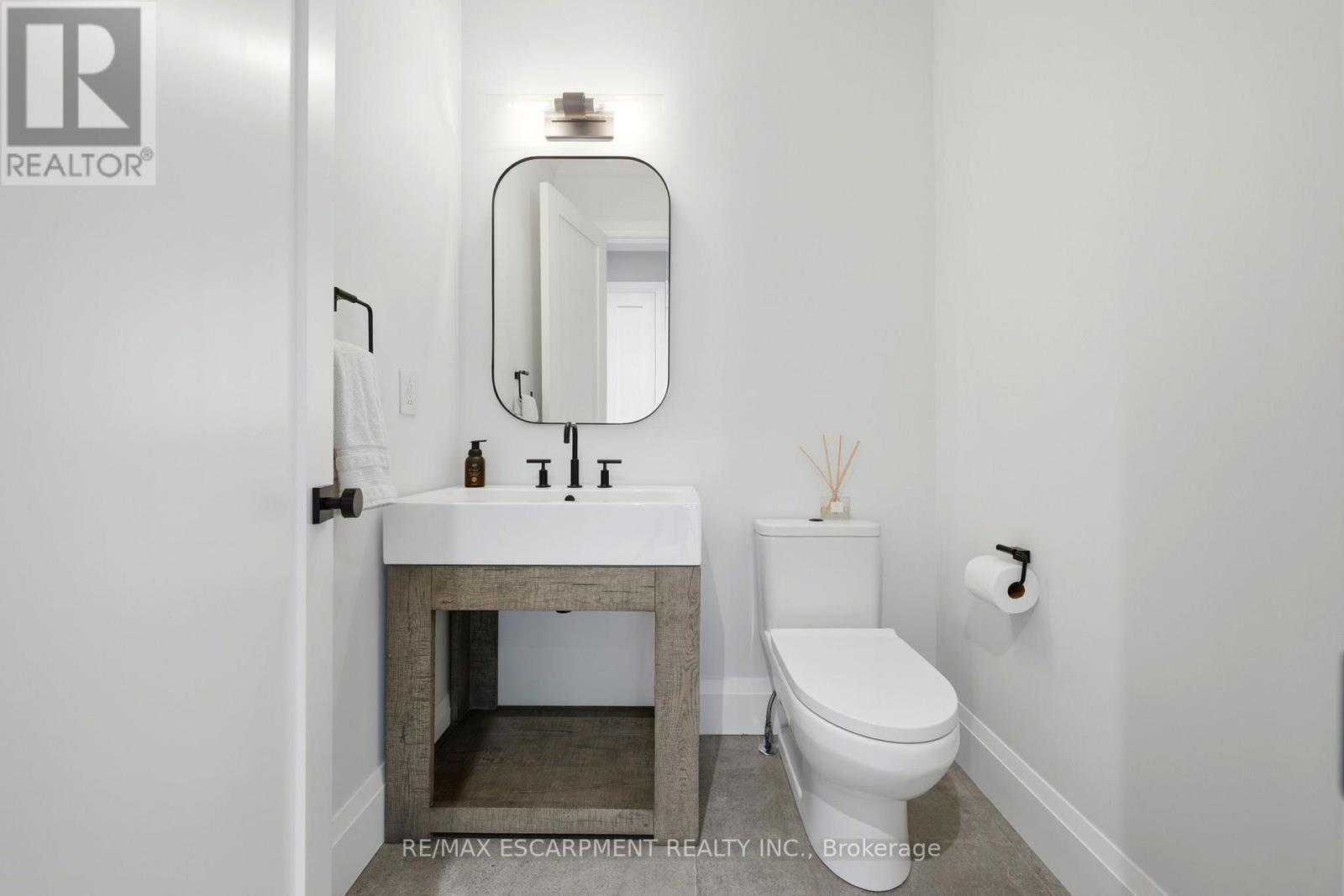 2234 Lyndhurst Drive Property Photo 20