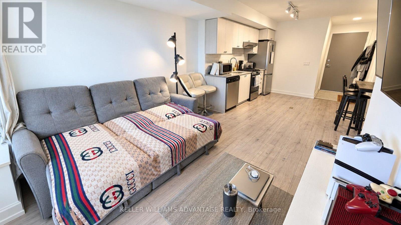 515 - 10 Wilby Crescent Property Photo 1