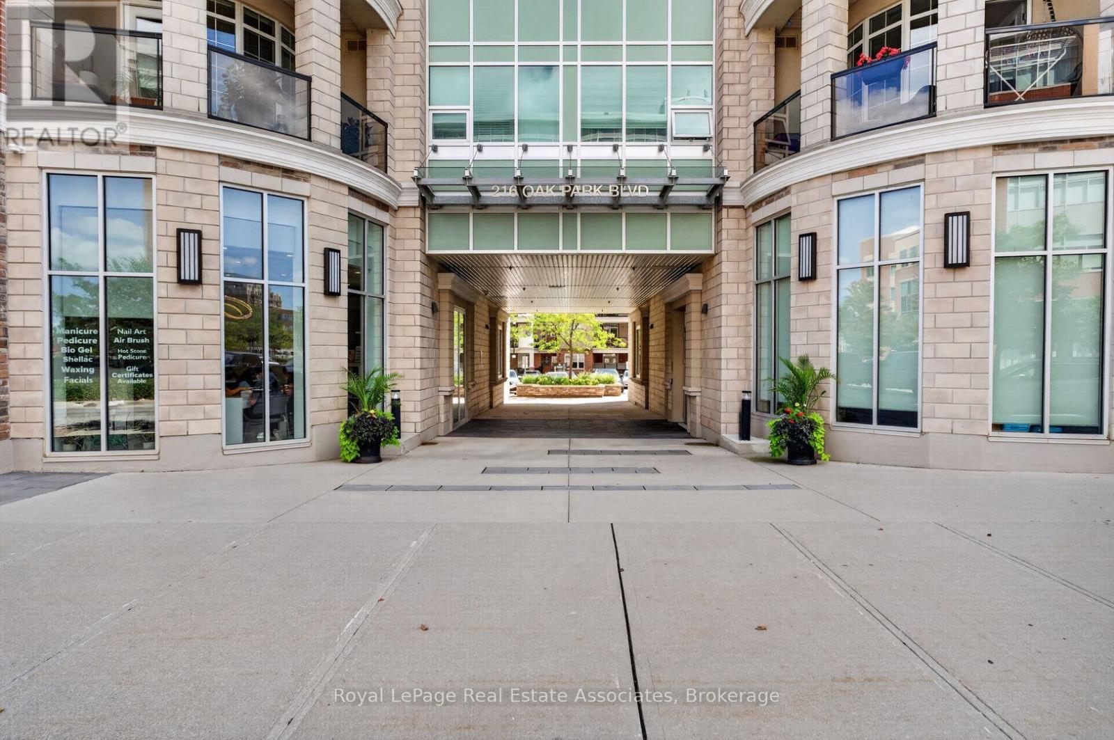 214 - 216 Oak Park Boulevard Property Photo 1