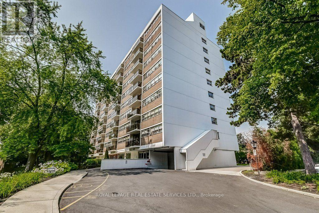 404 - 212 Kerr Street Property Photo 2