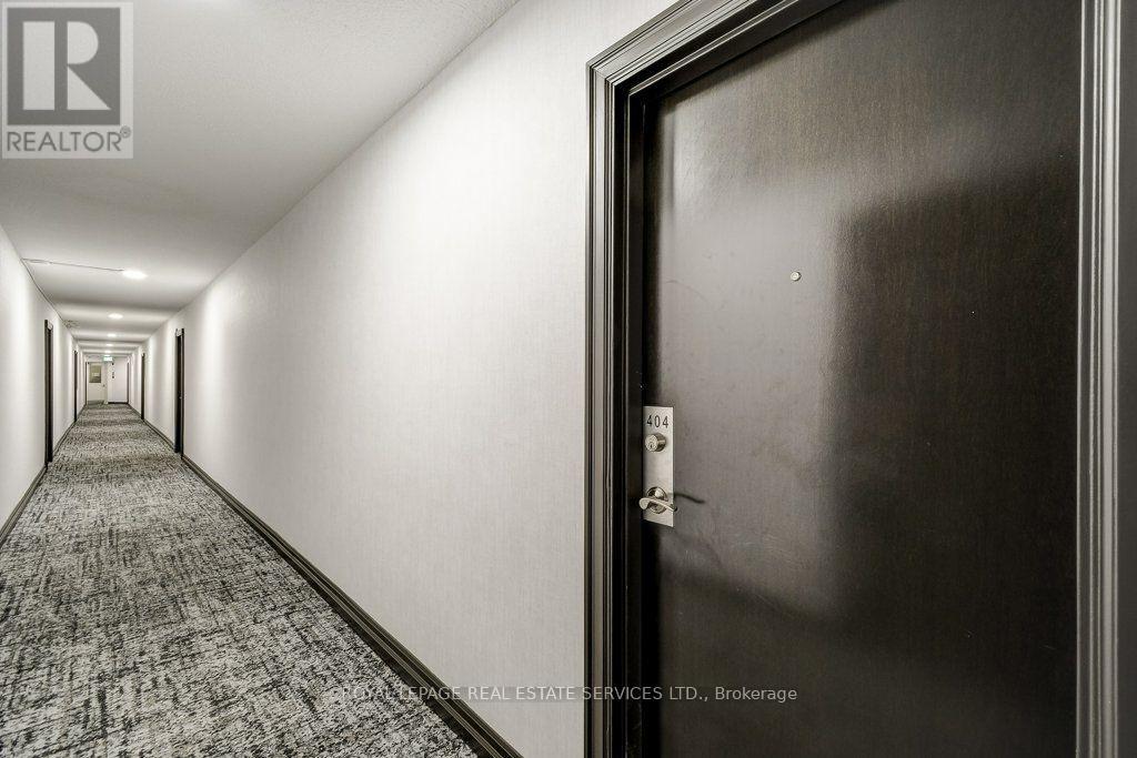 404 - 212 Kerr Street Property Photo 10