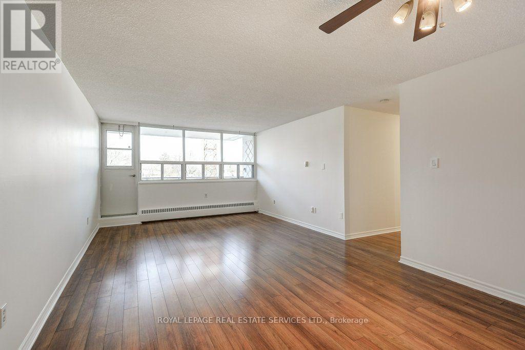 404 - 212 Kerr Street Property Photo 14