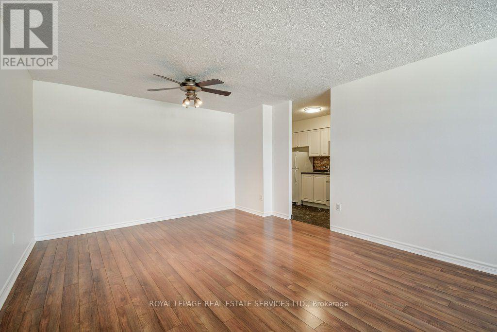 404 - 212 Kerr Street Property Photo 16