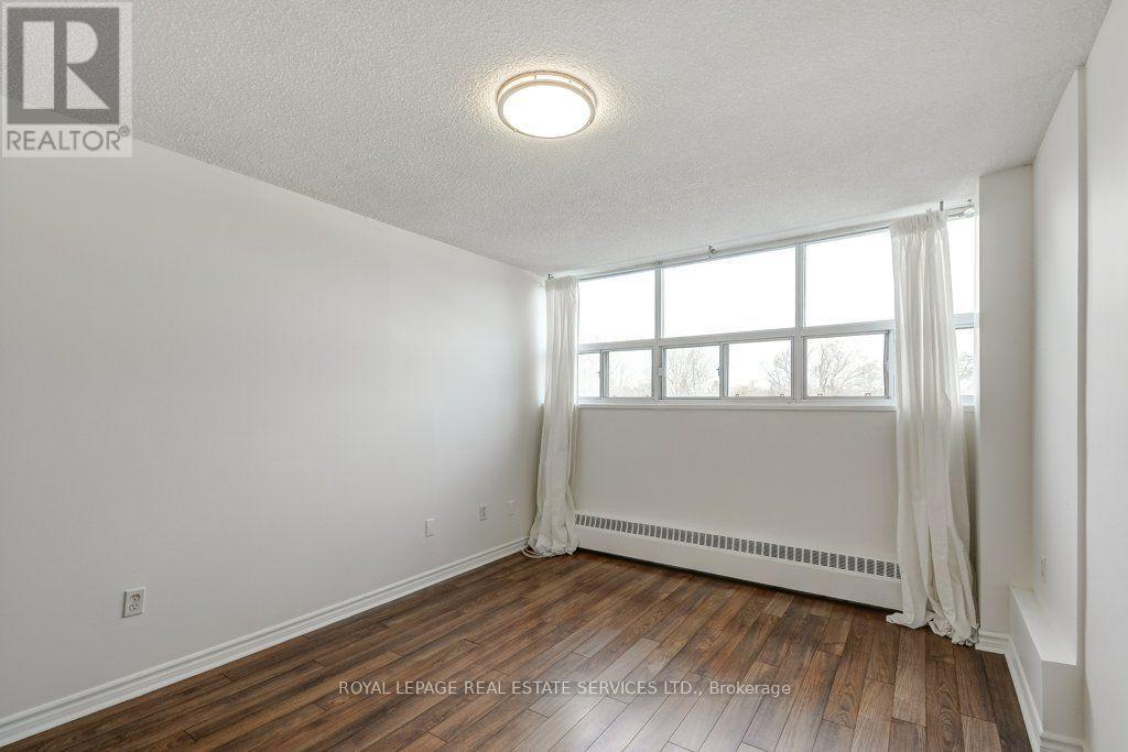 404 - 212 Kerr Street Property Photo 21