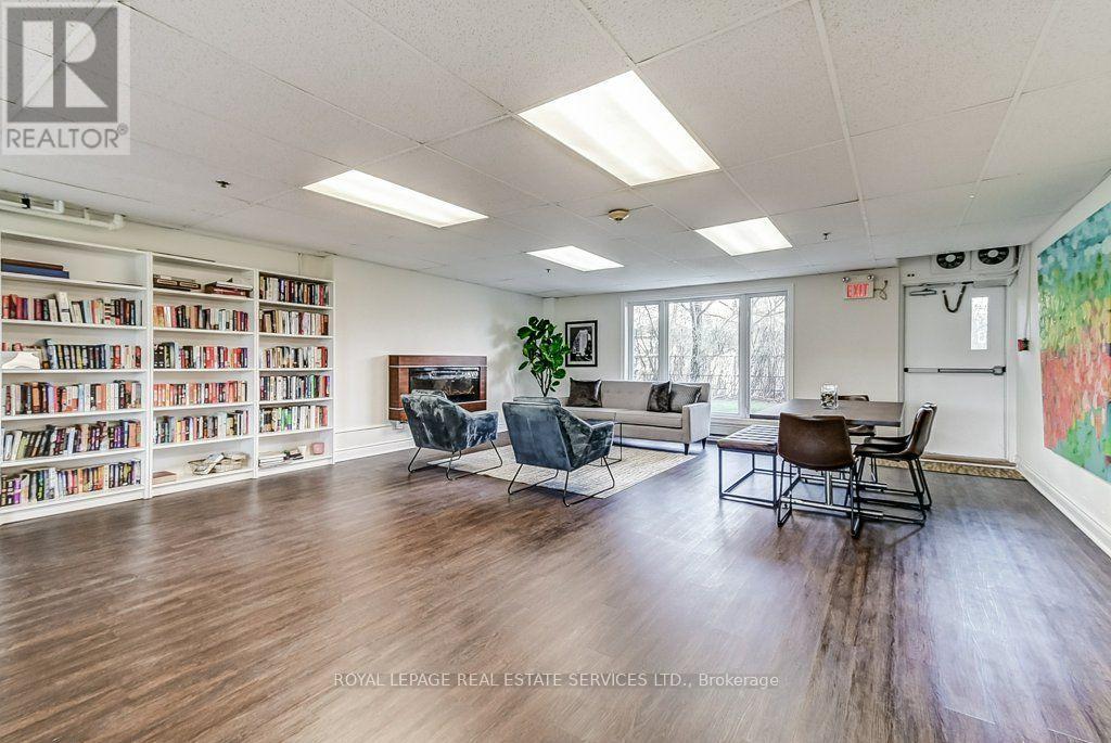 404 - 212 Kerr Street Property Photo 27