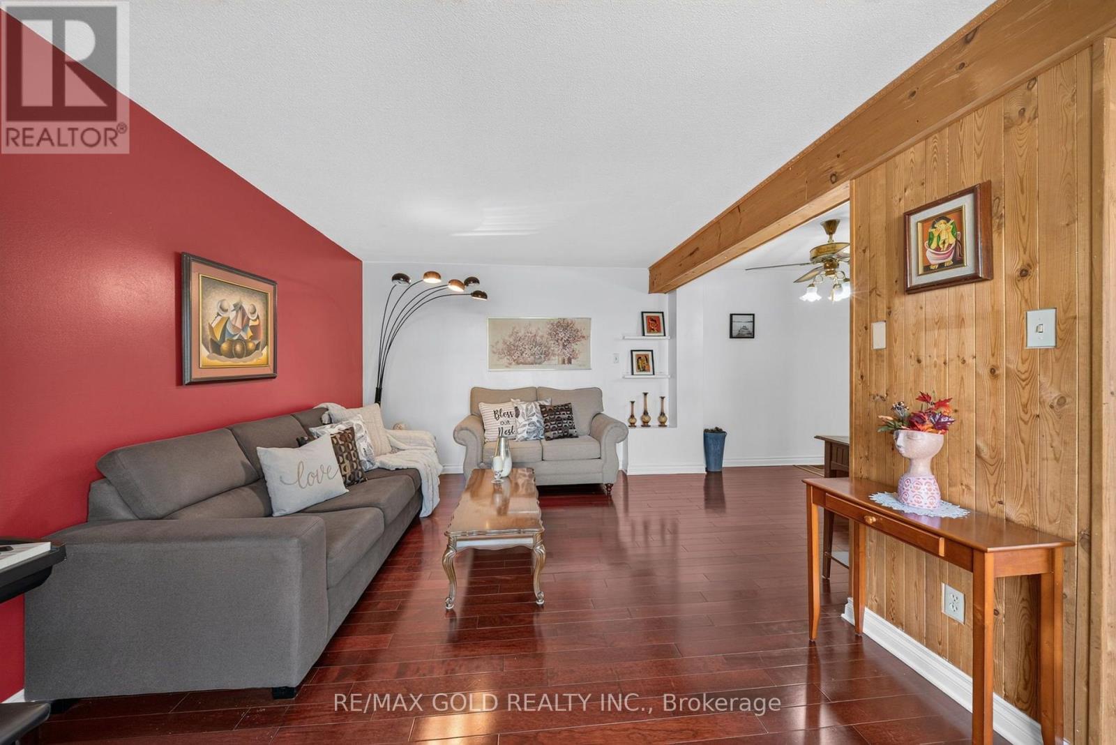 10 Jeffrey Street Property Photo 8