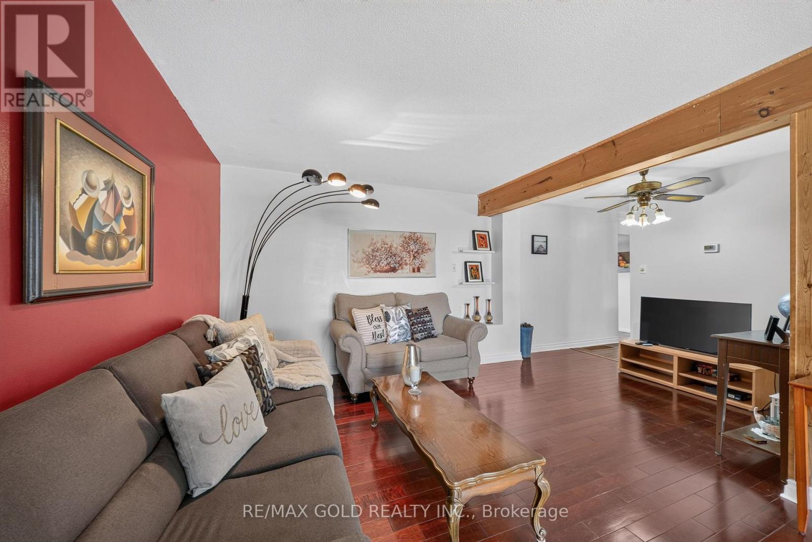 10 Jeffrey Street Property Photo 11